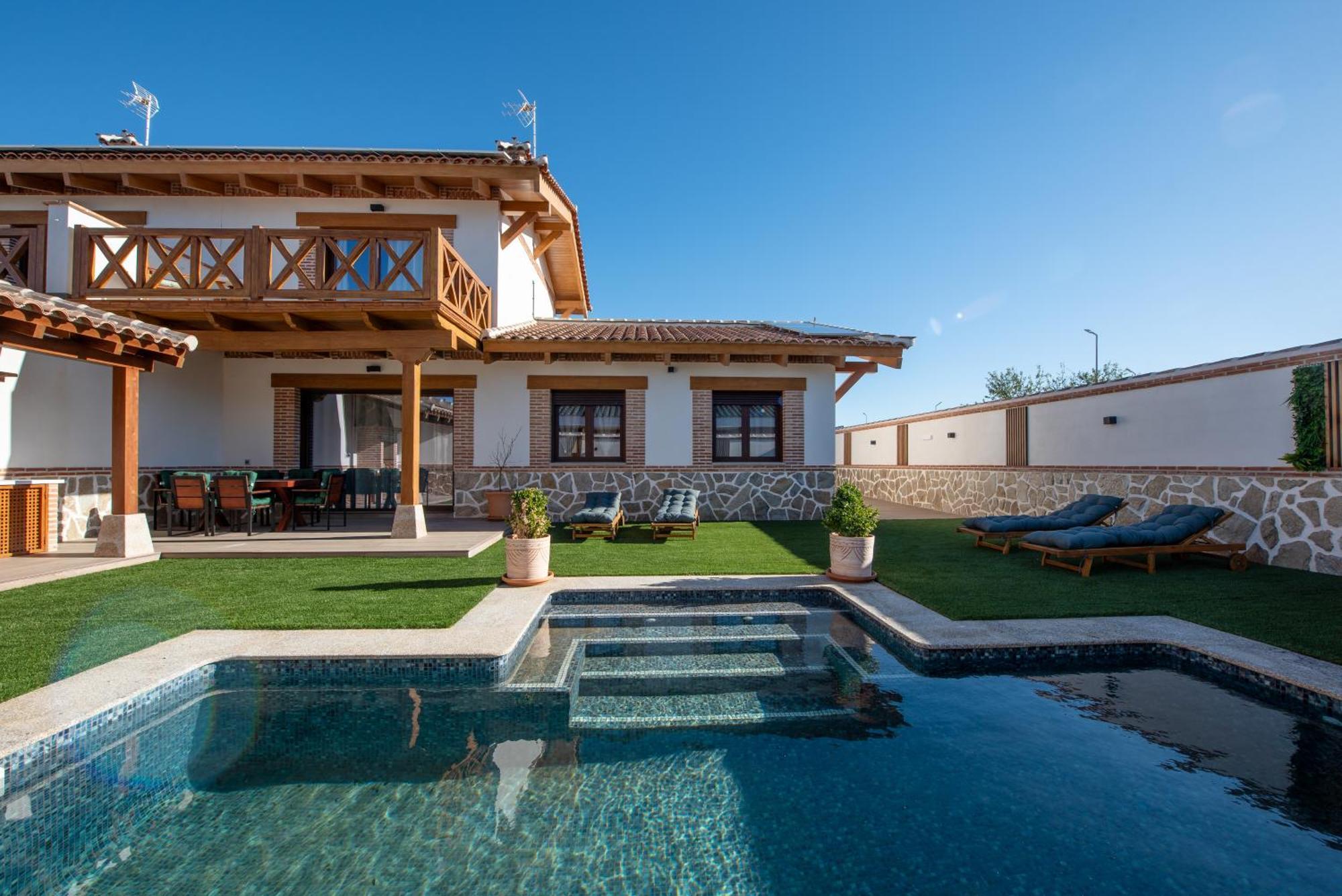 Arandas Village